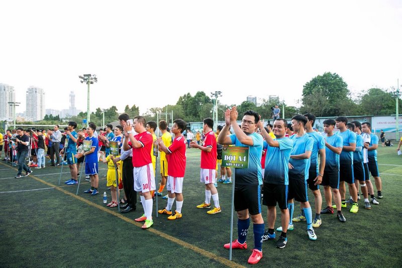 Tác dụng kết nối rộng rãi mối quan hệ của bóng đá phủi là gì?