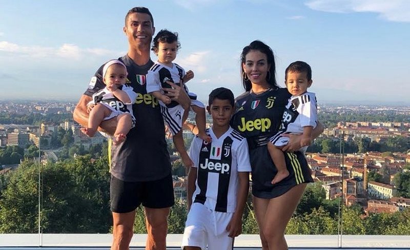 Bà Dolores rất hài lòng với Georgina Rodriguez