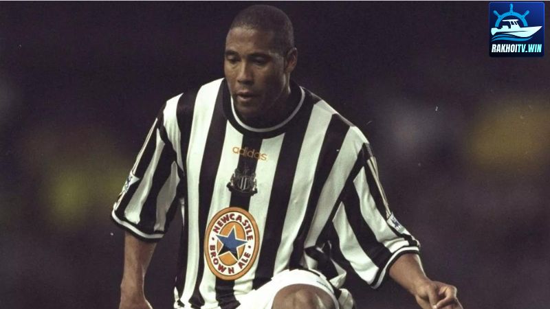 Số áo John Barnes: Huyền thoại bóng đá và những con số