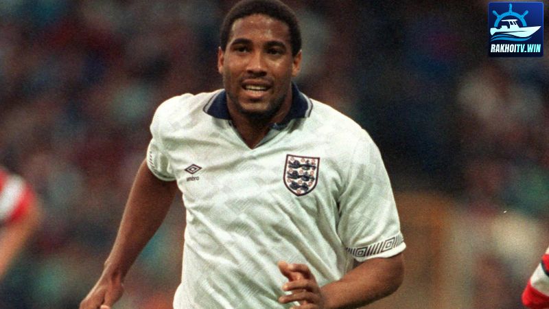 Số áo John Barnes: Huyền thoại bóng đá và những con số